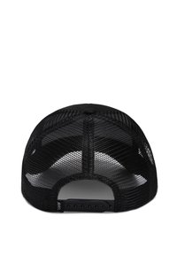 Schwarze Trucker Cap mit einem solidem Oberteil und Mesh-Rücken. Besitzt einen gebogenen Schirm, einen verstellbaren Snapback-Verschluss und dezenten Text am Riemen.