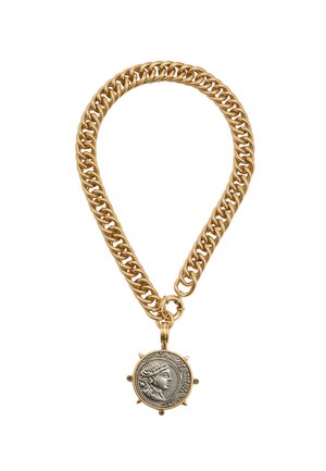 Złoty naszyjnik z grubymi ogniwami i okrągłą zawieszką z motywem srebrnej monety z profilem kobiecej głowy.