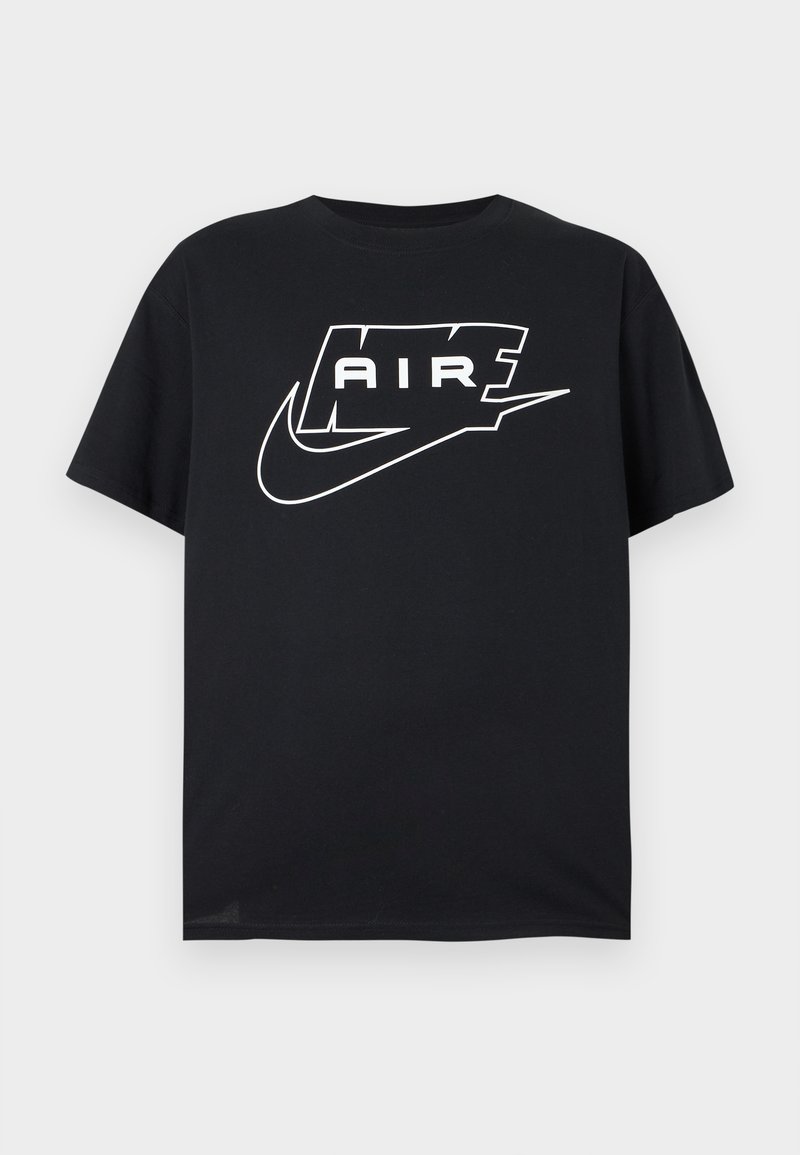 Schwarzes Kurzarm-T-Shirt mit fettem weißen stilisierten „AIR“-Schriftzug und einem Swoosh-Logo über der Brust auf einfachem Hintergrund.