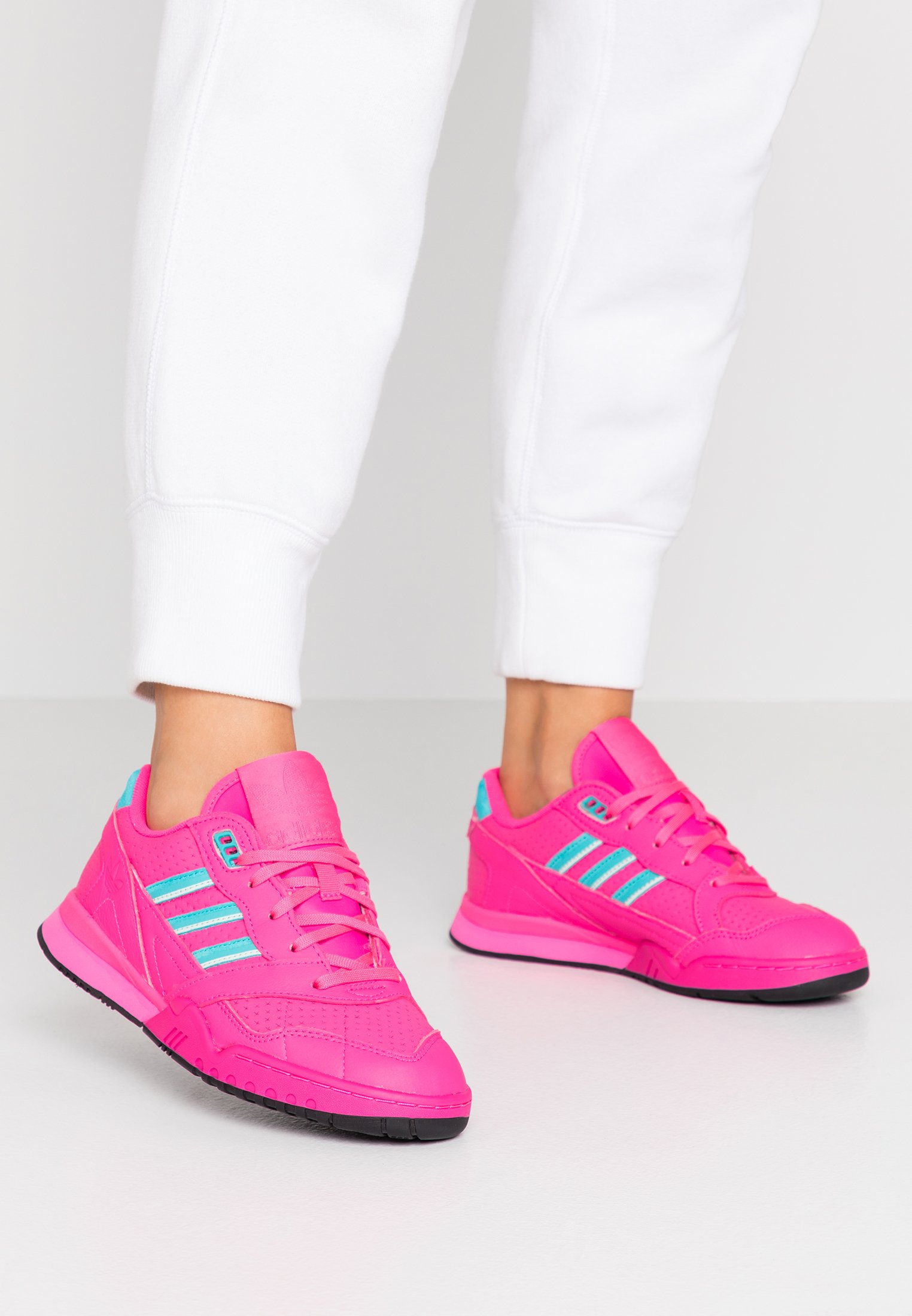 adidas ar trainer shock pink
