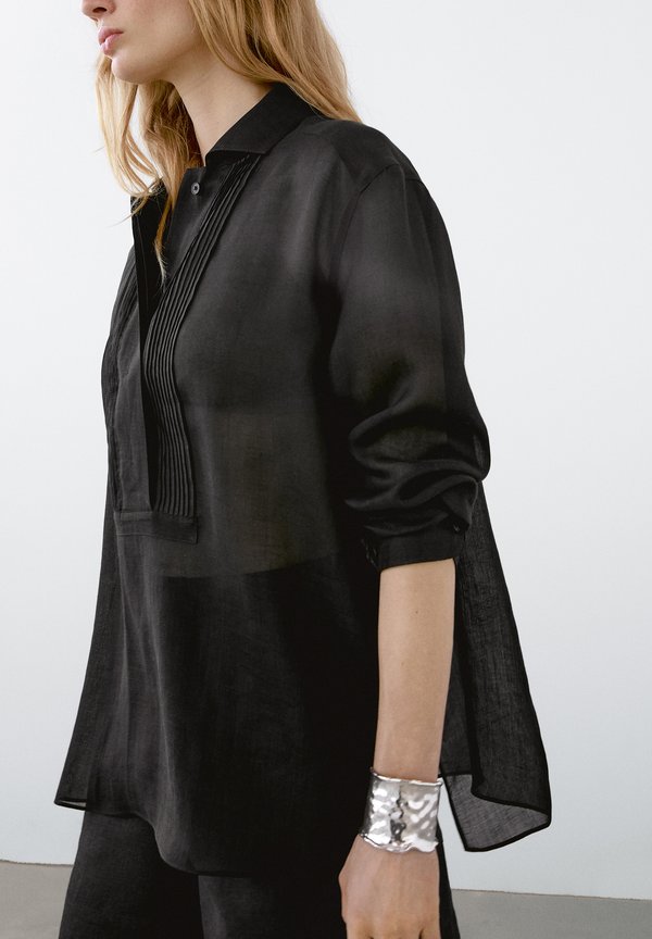 LOOSE-FITTING WITH PINTUCK DETAILING - Bluse