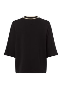 Sort kortærmet top med ribbet krave med beige detaljer, løs pasform og glat tekstur, velegnet til hverdag.