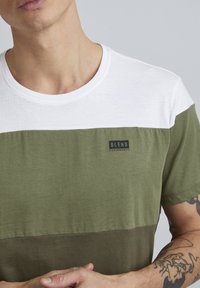 Blend BHTee - Marškinėliai su spaudiniu - olive night