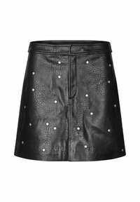 Sort læder miniskirt med tekstureret materiale, en tætsiddende talje og hvide nitte-accenter jævnt fordelt i hele designet.