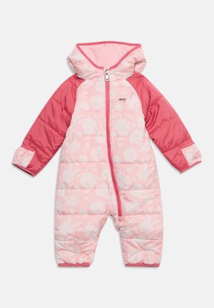 Roze en lichtroze bloemen baby skipak met capuchon, lange effen roze mouwen, ritssluiting aan de voorkant en Levi's logo op de borst.