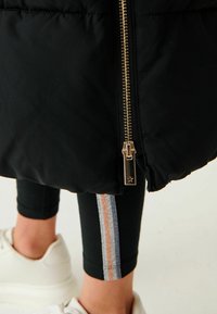 Mint Velvet Vinterfrakke - black