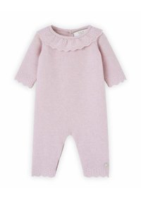 Combinaison en tricot rose avec col et bords de manches festonnés. Présente un motif texturé et un petit bouton décoratif.