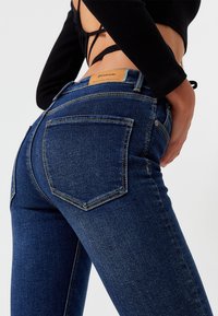 Stradivarius Vaqueros pitillo - dark blue