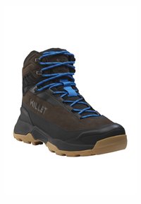 Botte de randonnée marron et noire avec des lacets bleus, dotée d'une tige en daim et synthétique, d'une semelle rembourrée et d'une semelle extérieure en caoutchouc rugueux pour une meilleure adhérence.