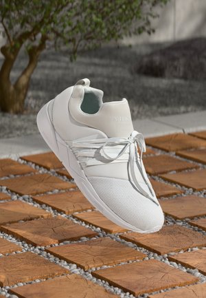 RAVEN UNISEX - Baskets basses - triple white