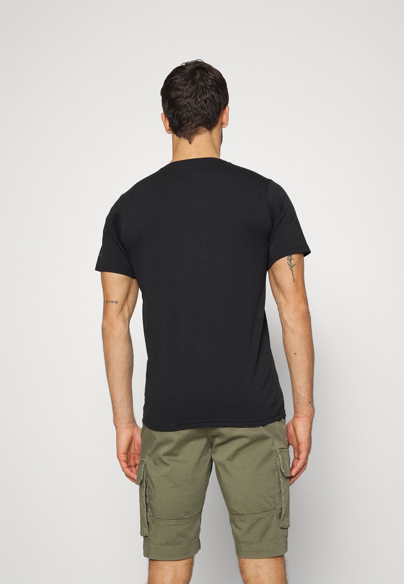Herren Shirts | Columbia MENS SUN TREK SHORT SLEEVE GRAPHIC TEE Sport T-shirt black/schwarz - HJ23082 Herren Shirts | Columbia MENS SUN TREK SHORT SLEEVE GRAPHIC TEE Sport T-shirt black/schwarz - HJ23082