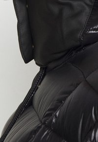 Trussardi Zimní kabát - black