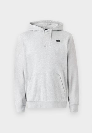 Grijze hoodie van zacht materiaal met een kangoeroezak, verstelbare trekkoordcapuchon en een klein zwart logo op de linkerborst.