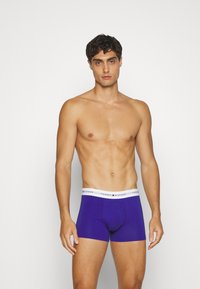 Tommy Hilfiger SIGNATURE TRUNK 3 PACK - Chiloți boxer - courtside green/blue lazurite/desert sky