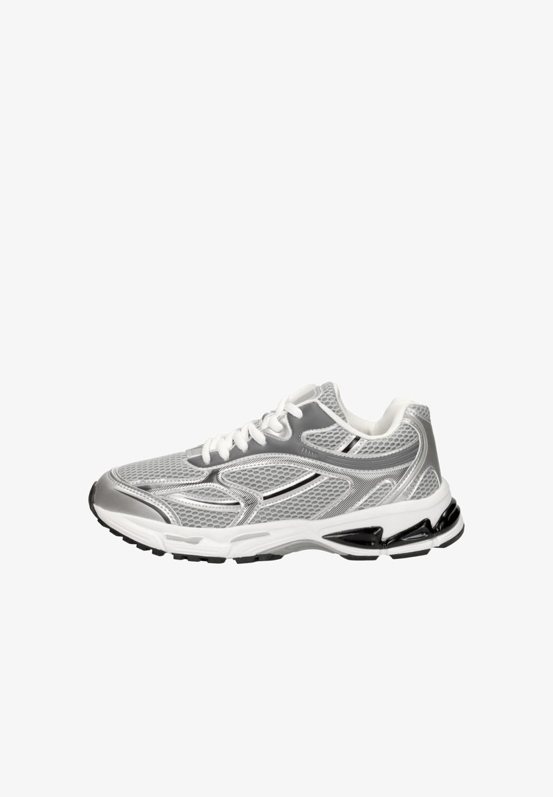 SUB55 Trainers - zilver