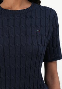 Thumbnail Image 7