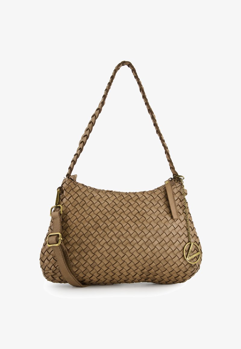 Sac à main en cuir tressé marron avec une bandoulière tressée et des finitions en métal doré. Il comporte une bandoulière amovible et un discret logo.