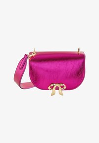 Neselectat, pink metallic