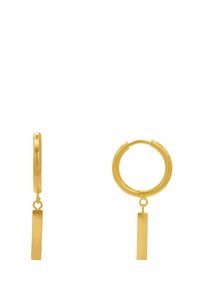 Goldene Creolen mit einer schlanken zylindrischen Form und einem hängenden rechteckigen Anhänger. Glatte Textur mit glänzendem Finish.
