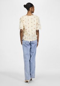 YAS YASABELONE V NECK - T-shirt print - beige