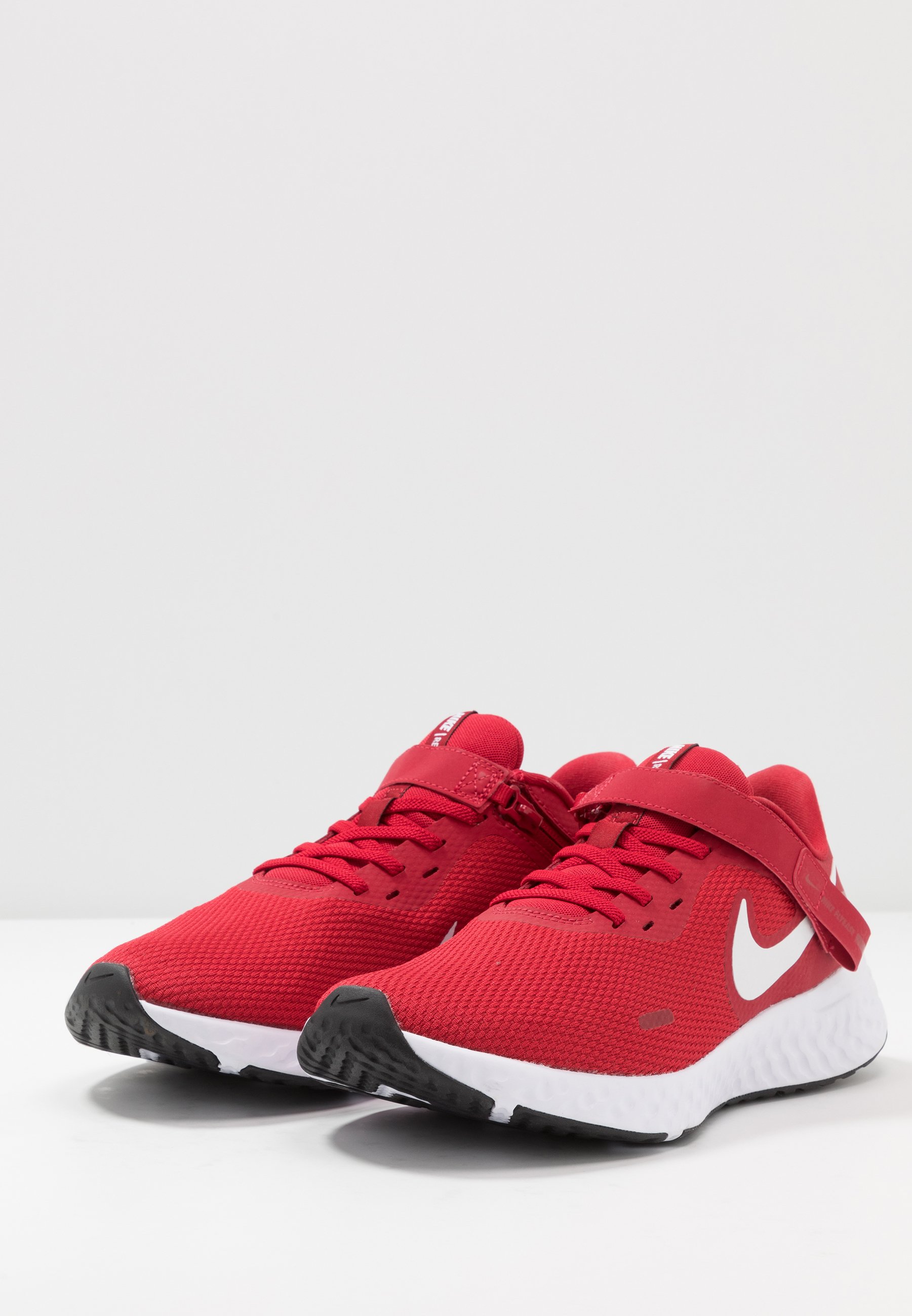 nike revolution 5 gym red