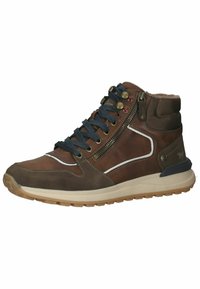 Sneakers in pelle marrone a metà altezza con lacci blu navy, dettagli con zip, accenti bianchi e un colletto in tessuto texturizzato. Suola in gomma con grip.
