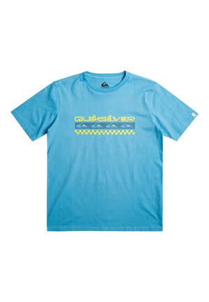 T-shirt bleu manches courtes avec texte et logo Quiksilver jaunes, fond rectangulaire gris et motif damier jaune en dessous.