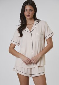 TRADITIONAL SHORT SLEEVE SHORT SET - Nattøj sæt - vanilla