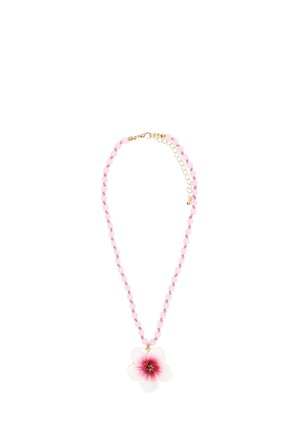 Collana con perline rosa chiaro e ciondolo a fiore bianco con centro rosa scuro e chiusura dorata con catena regolabile.