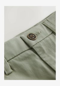 Atlasīts, sage green