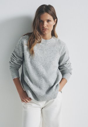 REGULAR FIT - Sweter