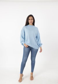 Unausgewählt, hellblau