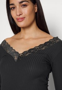 MAMALICIOUS Topper langermet - black