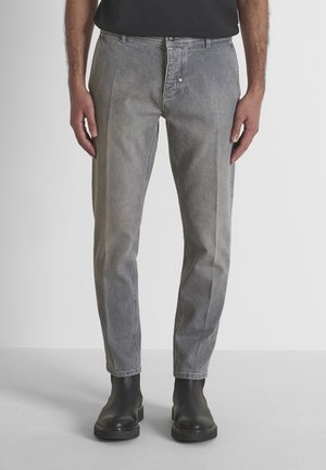 Antony Morato, DENIM CHINOS RAY SLIM ANKLE LENGHT FIT IN COMFORT GREY DENIM - Jeans slim fit - metallic grey