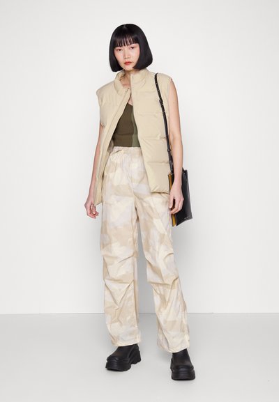 rag & bone BECKY FLIGHT PANT - Nadrágok - beige