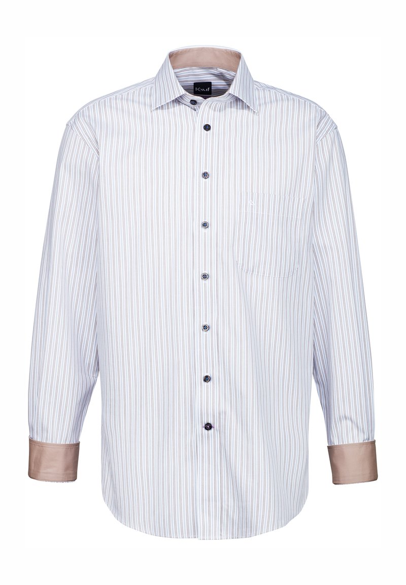 Camisetta a maniche lunghe a righe in bianco e azzurro chiaro, con colletto e polsini in contrasto color sabbia, frontale con bottoni e una singola tasca sul petto.
