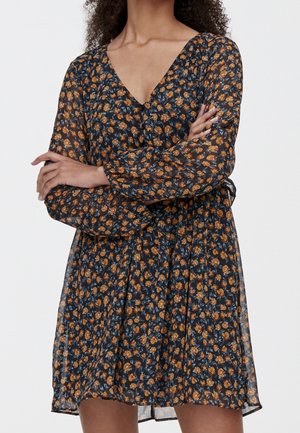 PULL&BEAR Freizeitkleid - yellow