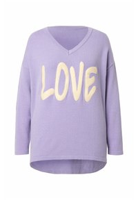 Maglione lavanda a collo a V, con maniche lunghe e una vestibilità comoda. Presenta un grande testo color crema "LOVE" sulla parte frontale.
