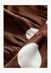 Niet geselecteerd, chocolate brown spot