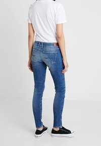 Pepe Jeans Vaqueros pitillo - destroyed denim