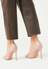 Next FOREVER COMFORT POINTED COURT WIDE FIT - Klassiska pumps - blush pink