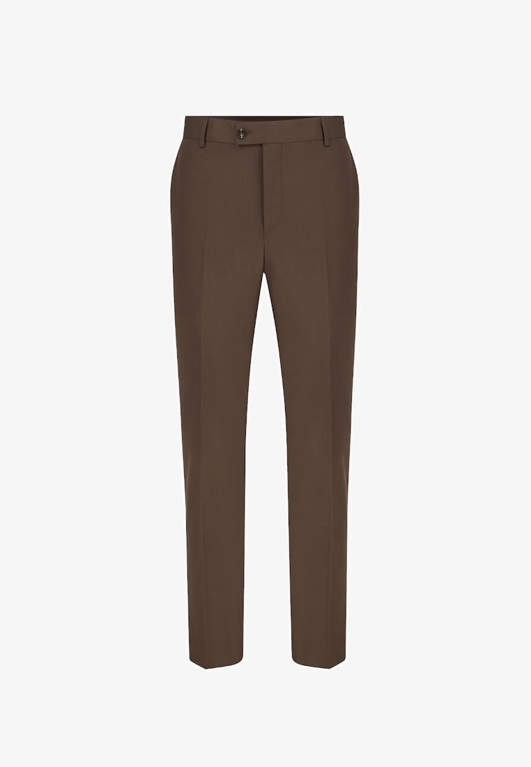 Brązowe spodnie w klasycznym kroju, z płaskim przodem, plisą wzdłuż nogawek i pojedynczym zapięciem na guzik. Wykonane z gładkiego materiału o klasycznym kroju.