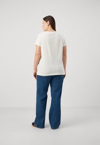 ONLY Carmakoma CARCILLE LADY - Apdrukāts T-krekls - cloud dancer