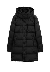 Cappotto lungo puffer trapuntato nero con cappuccio, bottoni a pressione frontali e tasche laterali, progettato per il freddo.