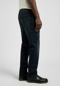 Lee AUSTIN - Jeans a sigaretta - below
