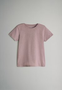 Lichtroze t-shirt met korte mouwen, gemaakt van zachte, gestructureerde stof. Heeft een ronde hals en een normale pasvorm. Eenvoudig, klassiek ontwerp.