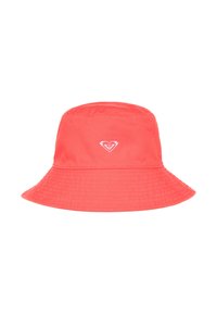 Korálová šiltovka vyrobená z ľahkej tkaniny, s textúrovaným okrajom a malým bielym srdiečkom na prednej strane.