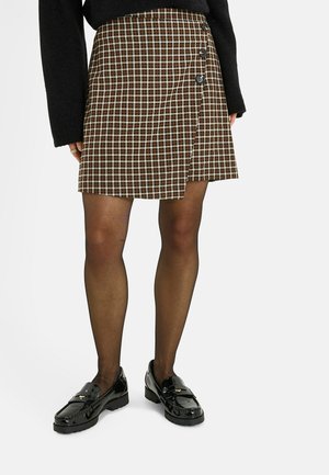 COURTE À CARREAUX - Jupe portefeuille - marron