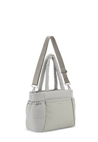 Borsa tote imbottita grigio chiaro con manici doppi e tracolla regolabile. Presenta una texture arricciata su un lato e un pannello frontale liscio.