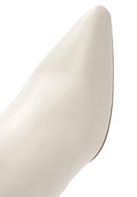 Derimod Korte laarzen - creme